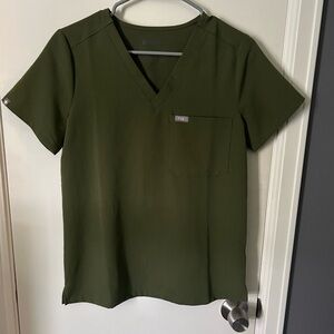 Catarina one pocket scrub top